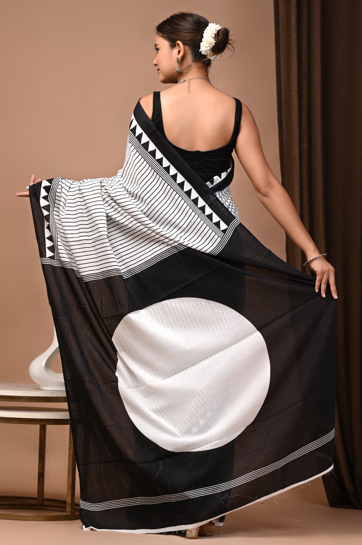 Ivory Cotton Mulmul Pinstripe Print Saree