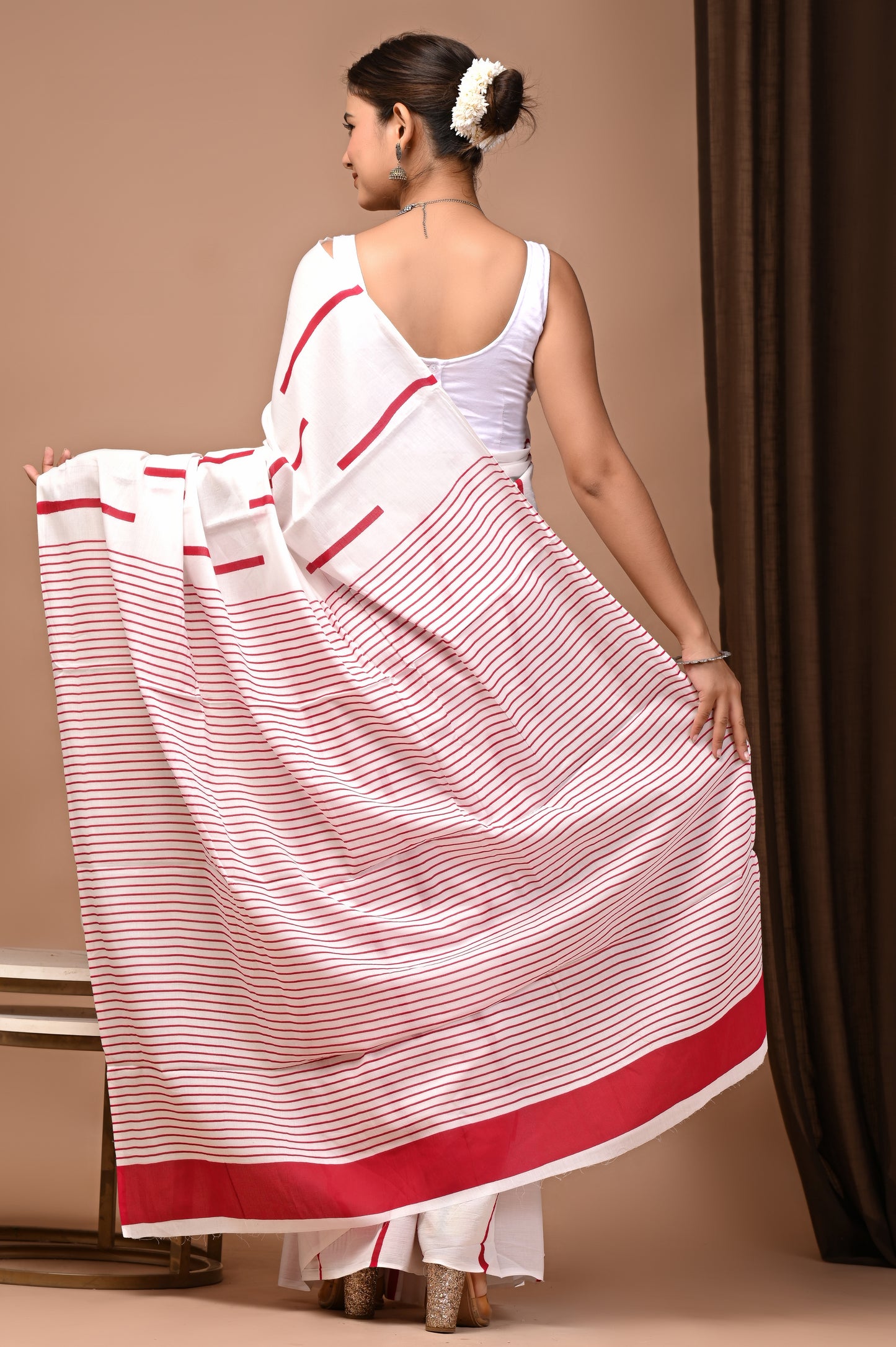 Ivory Pink Cotton Mulmul Dash Print Saree