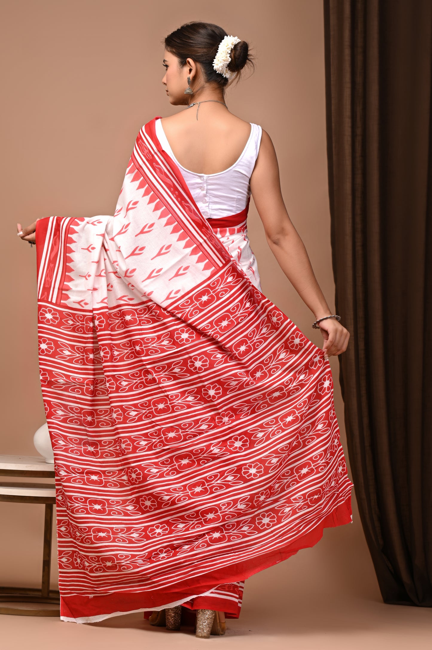 Ivory Red Cotton Mulmul Ikat Leaf Print Saree