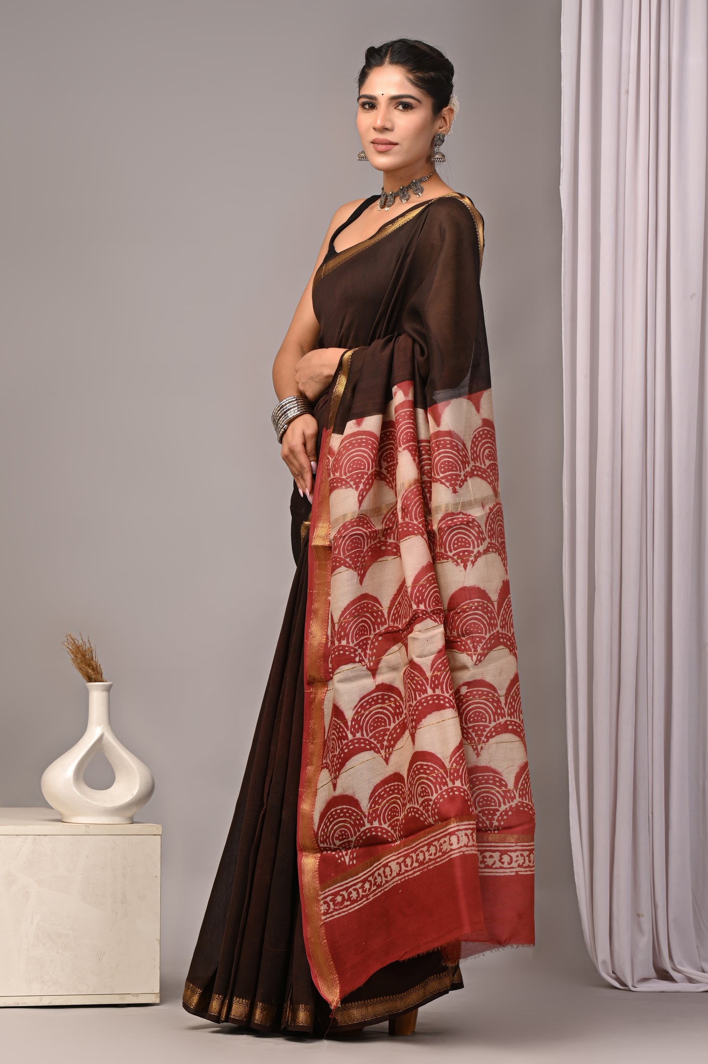 Maheshwari — Mocha Scarlet Scallop