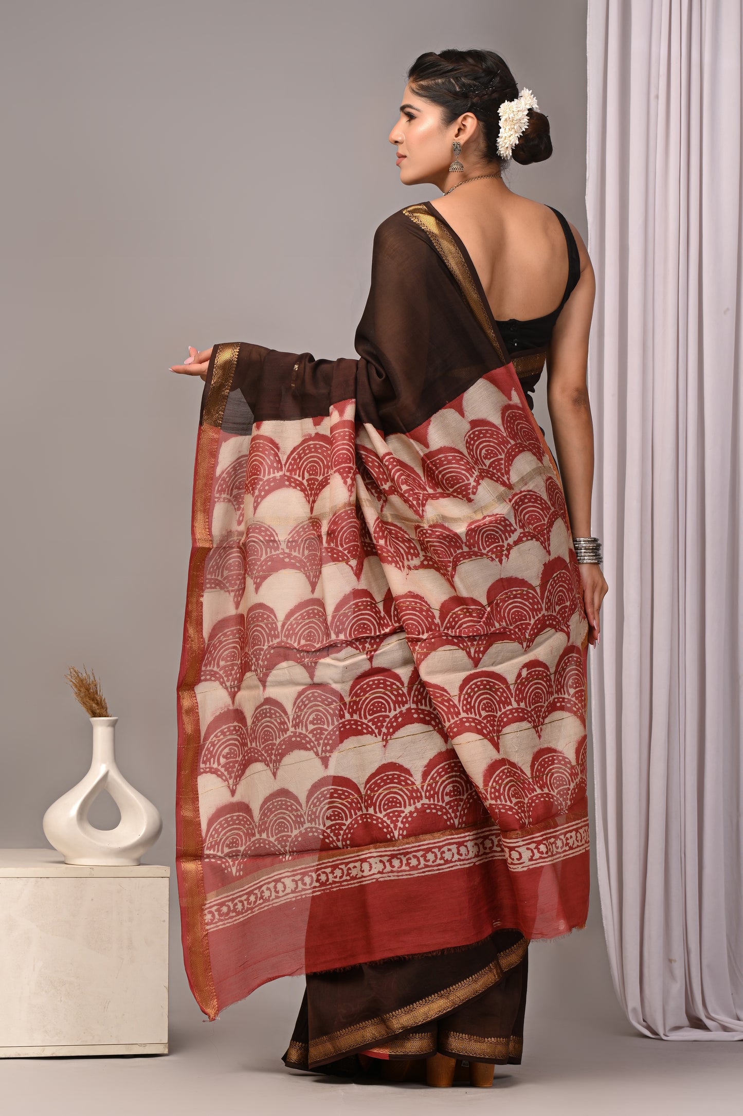 Maheshwari — Mocha Scarlet Scallop