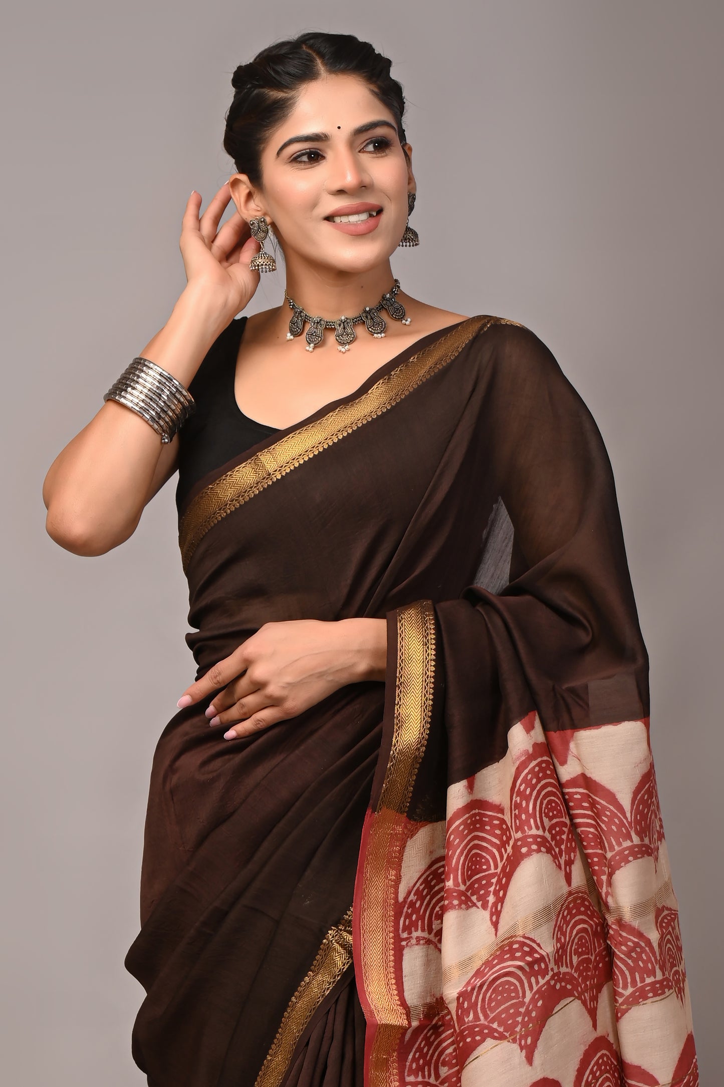 Maheshwari — Mocha Scarlet Scallop