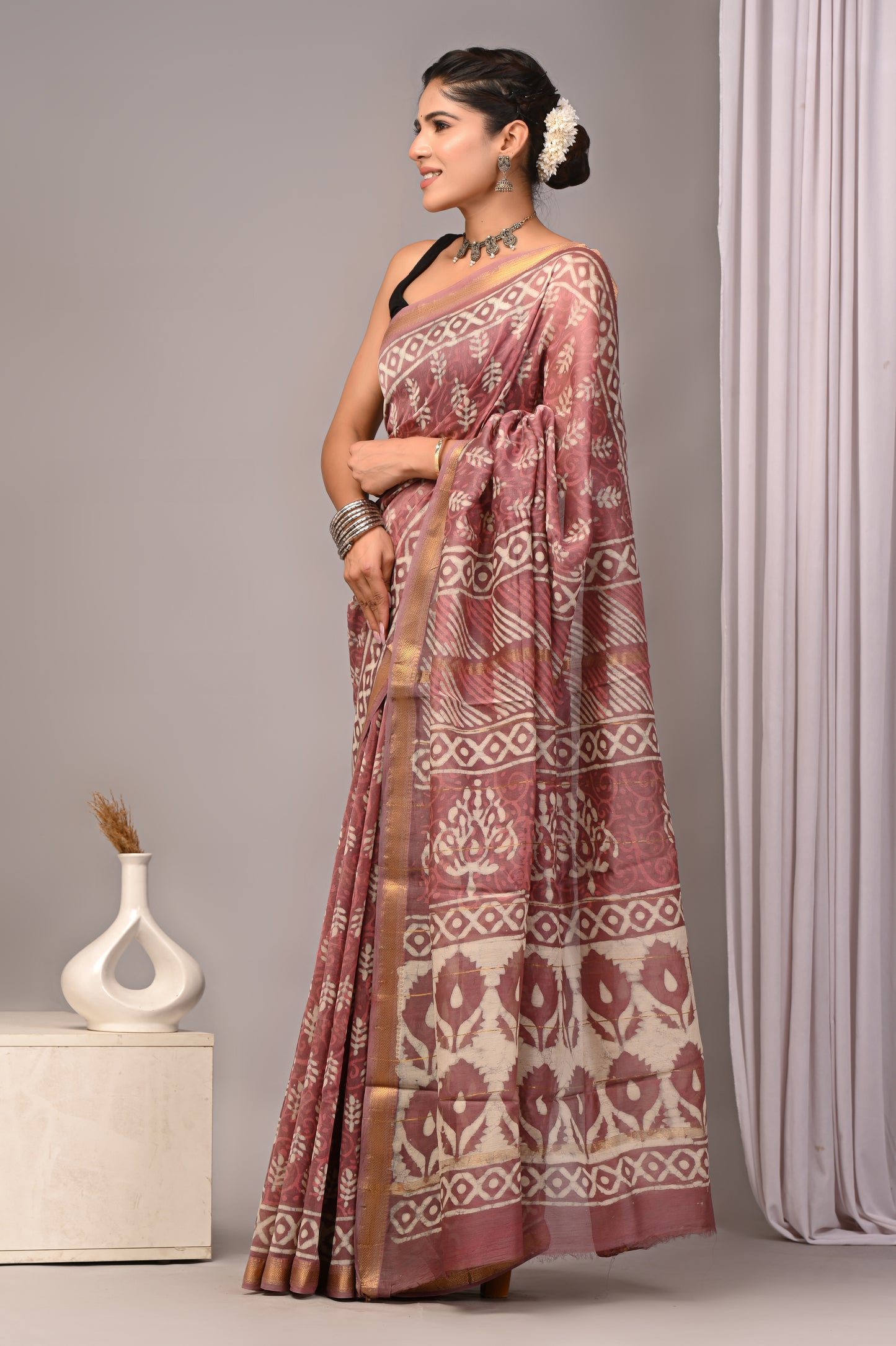 Maheshwari — Rose Buta Scroll