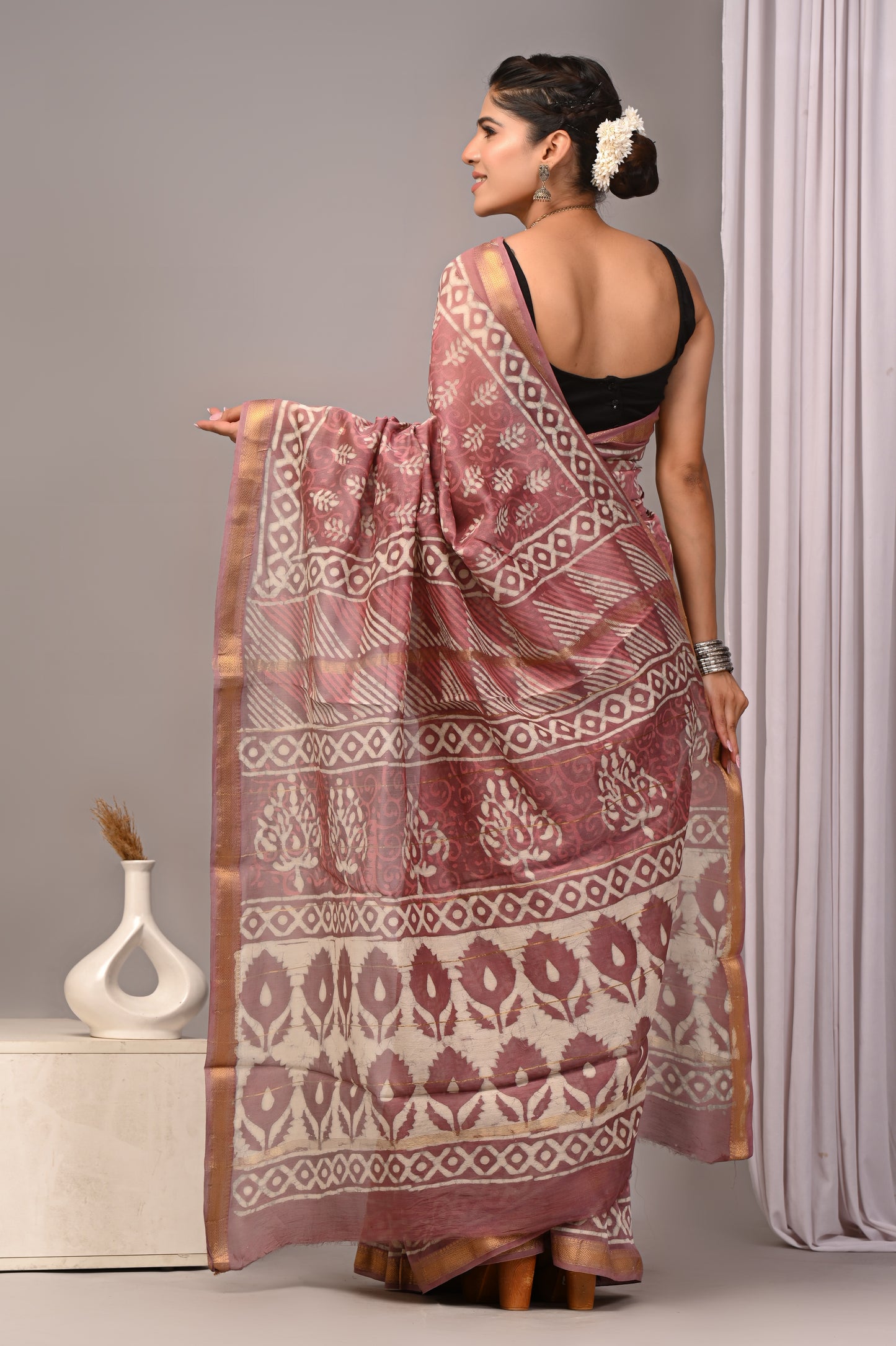 Maheshwari — Rose Buta Scroll
