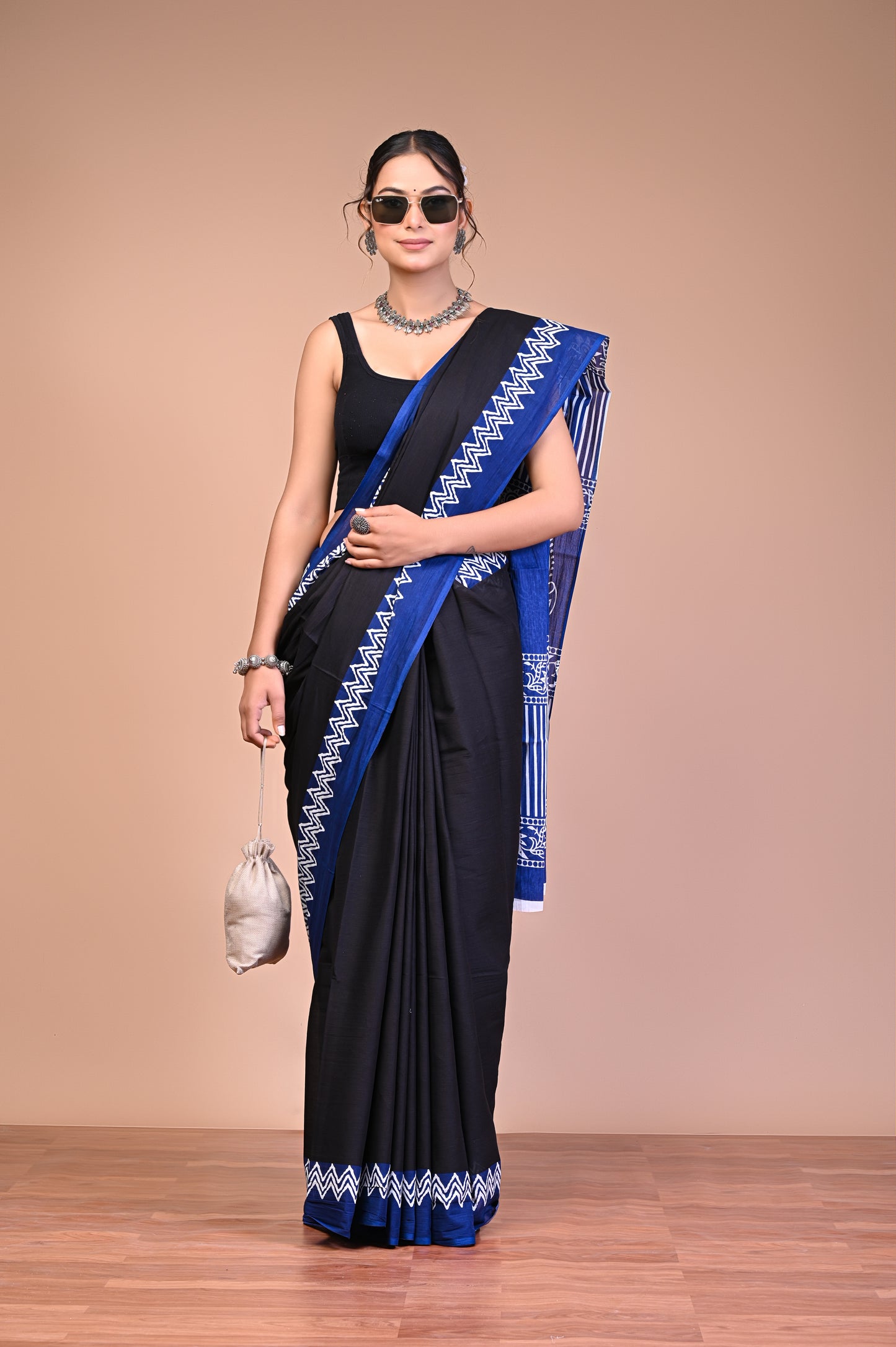 Dabu — Noir Royal Border