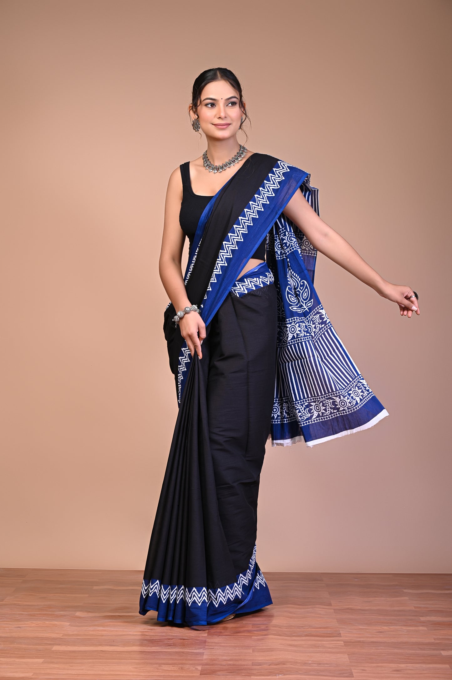 Dabu — Noir Royal Border