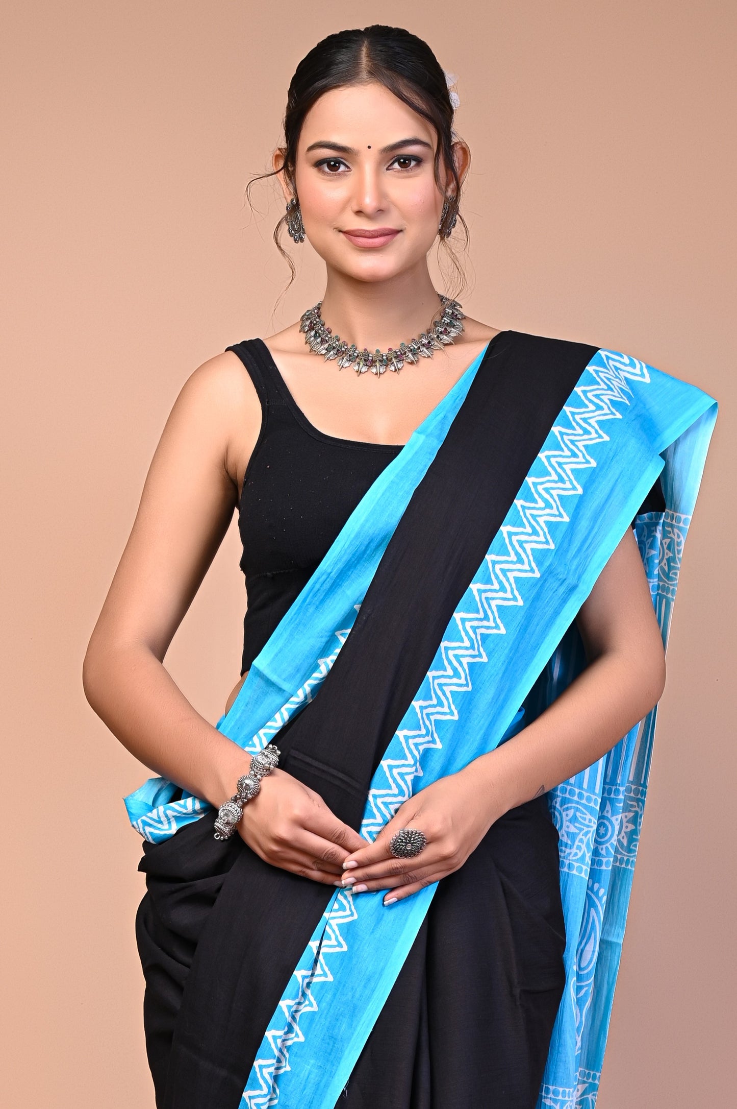 Dabu — Noir Azure Border