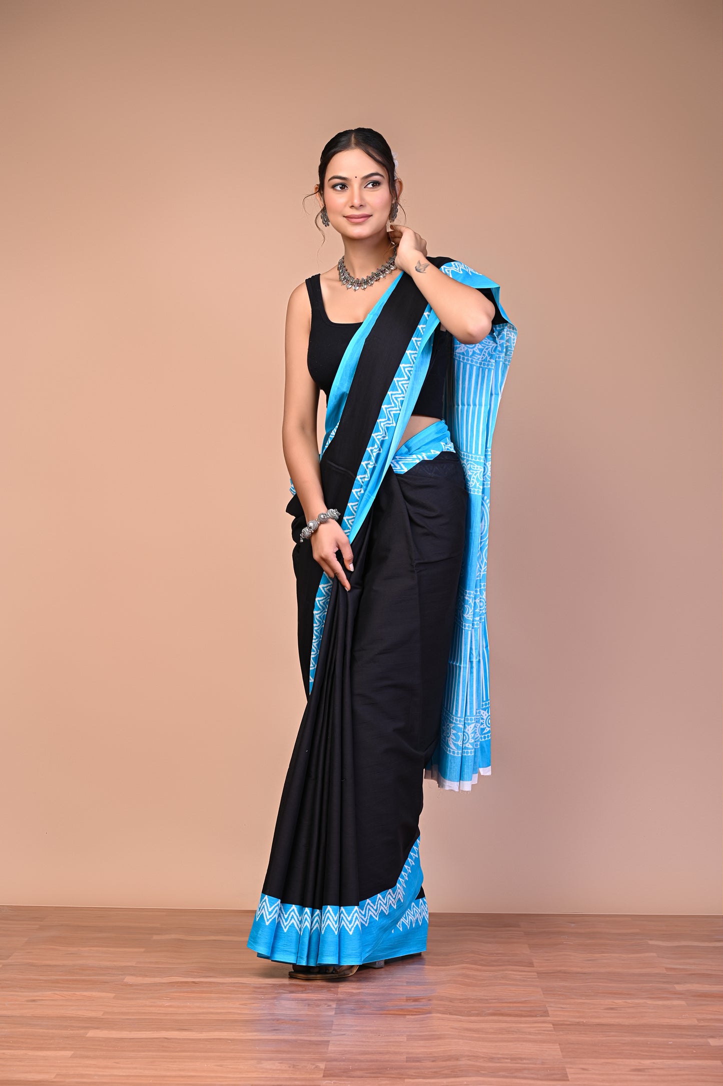 Dabu — Noir Azure Border