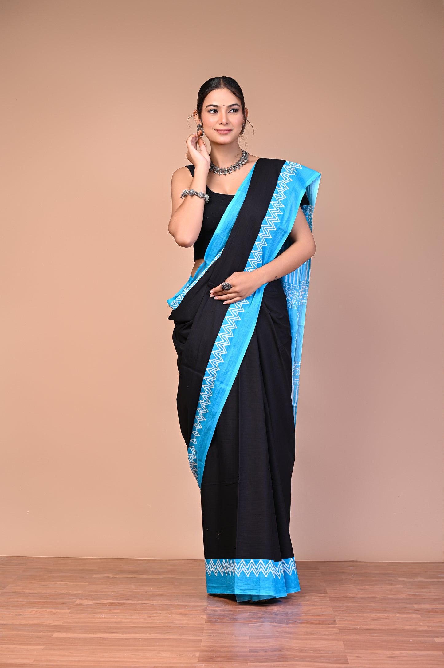 Dabu — Noir Azure Border