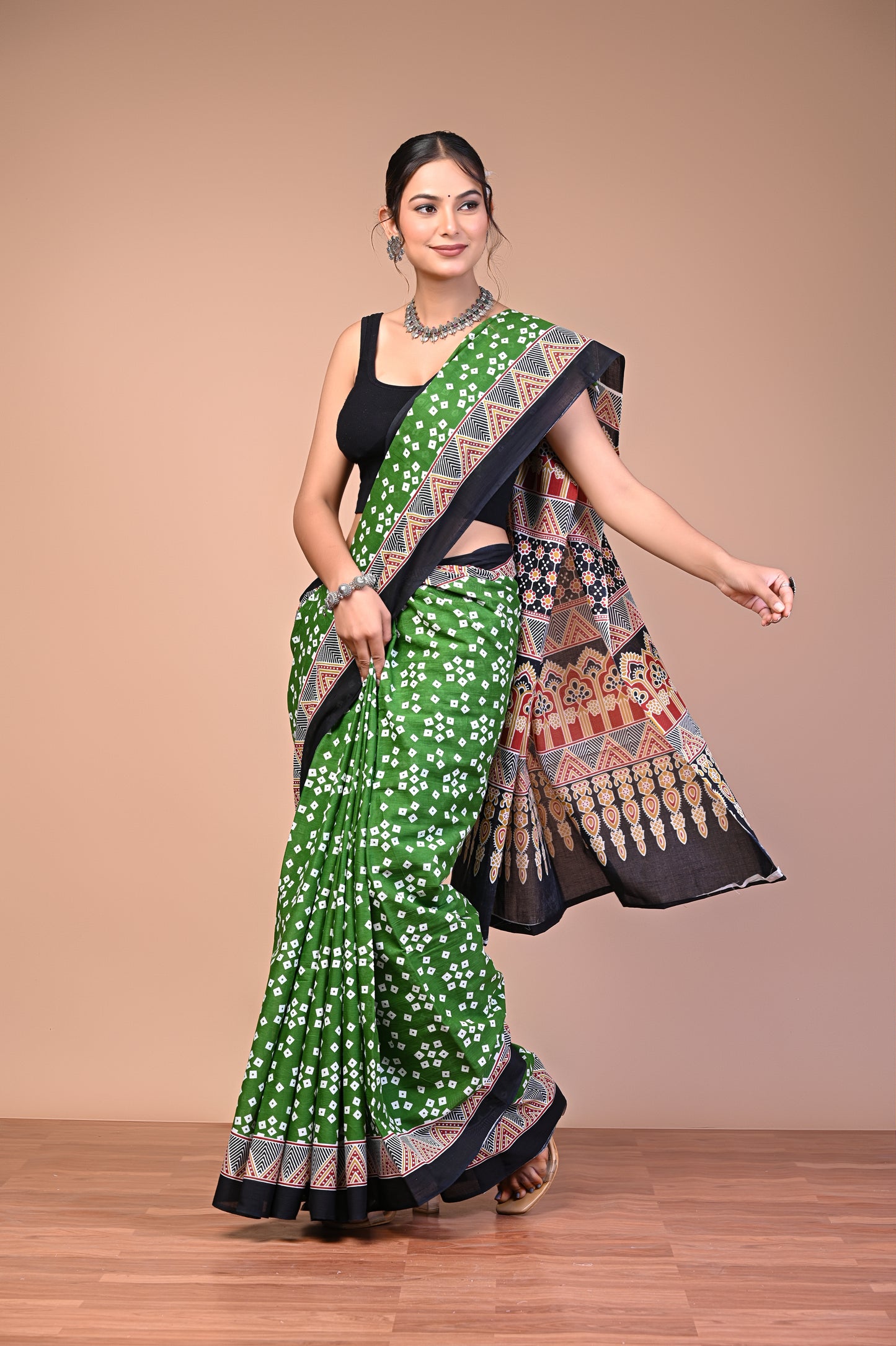 Bandhej — Emerald Noir Arch