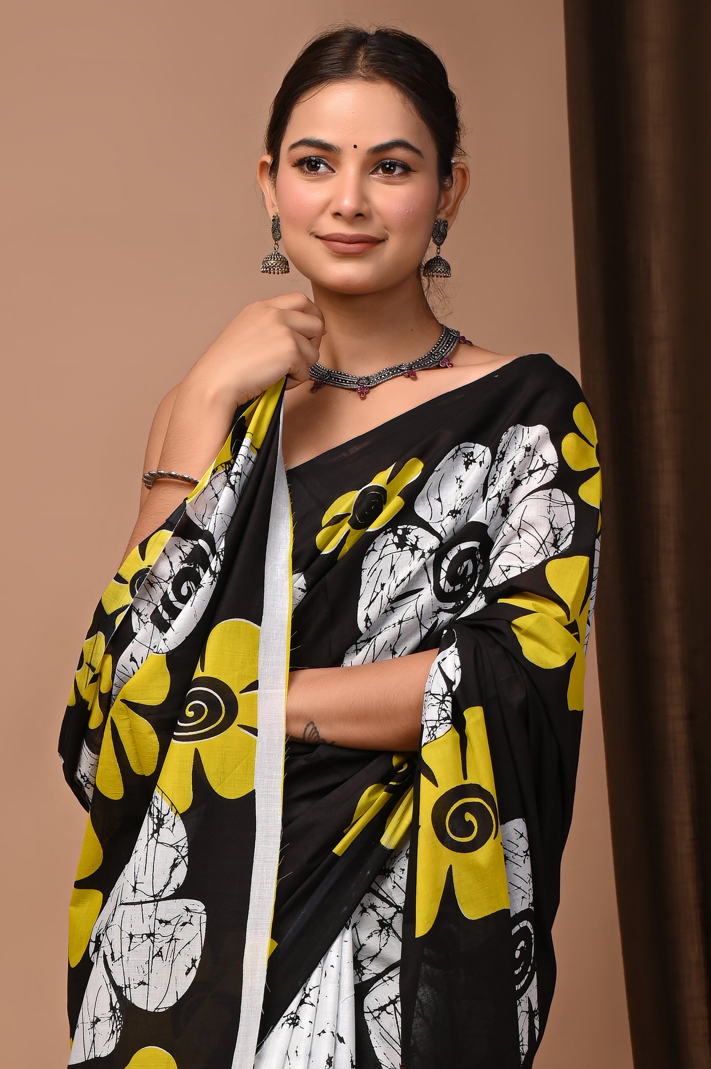 Noir Cotton Mulmul Batik Floral Print Saree