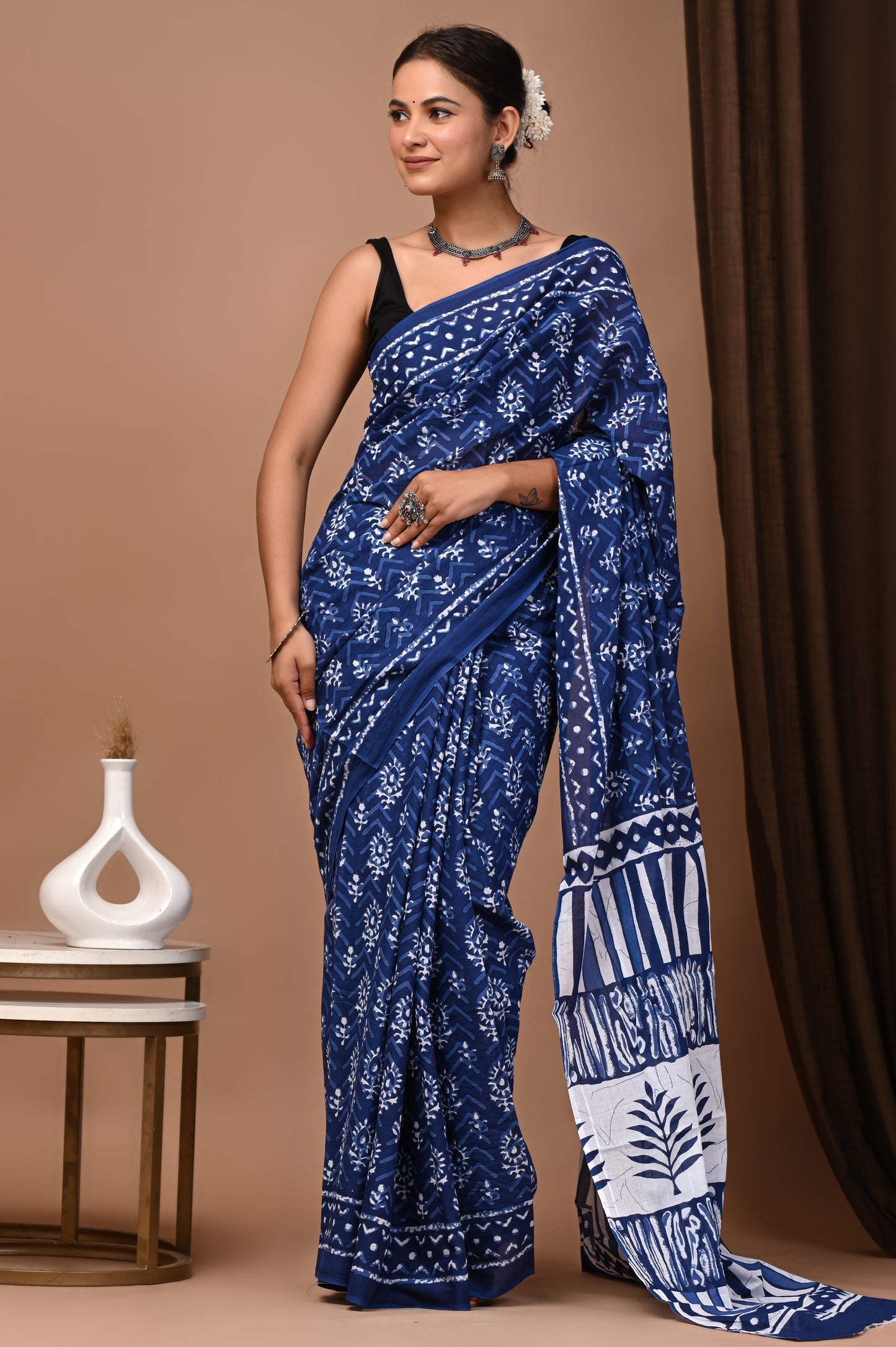 Navy Cotton Mulmul Booti Bloom Saree