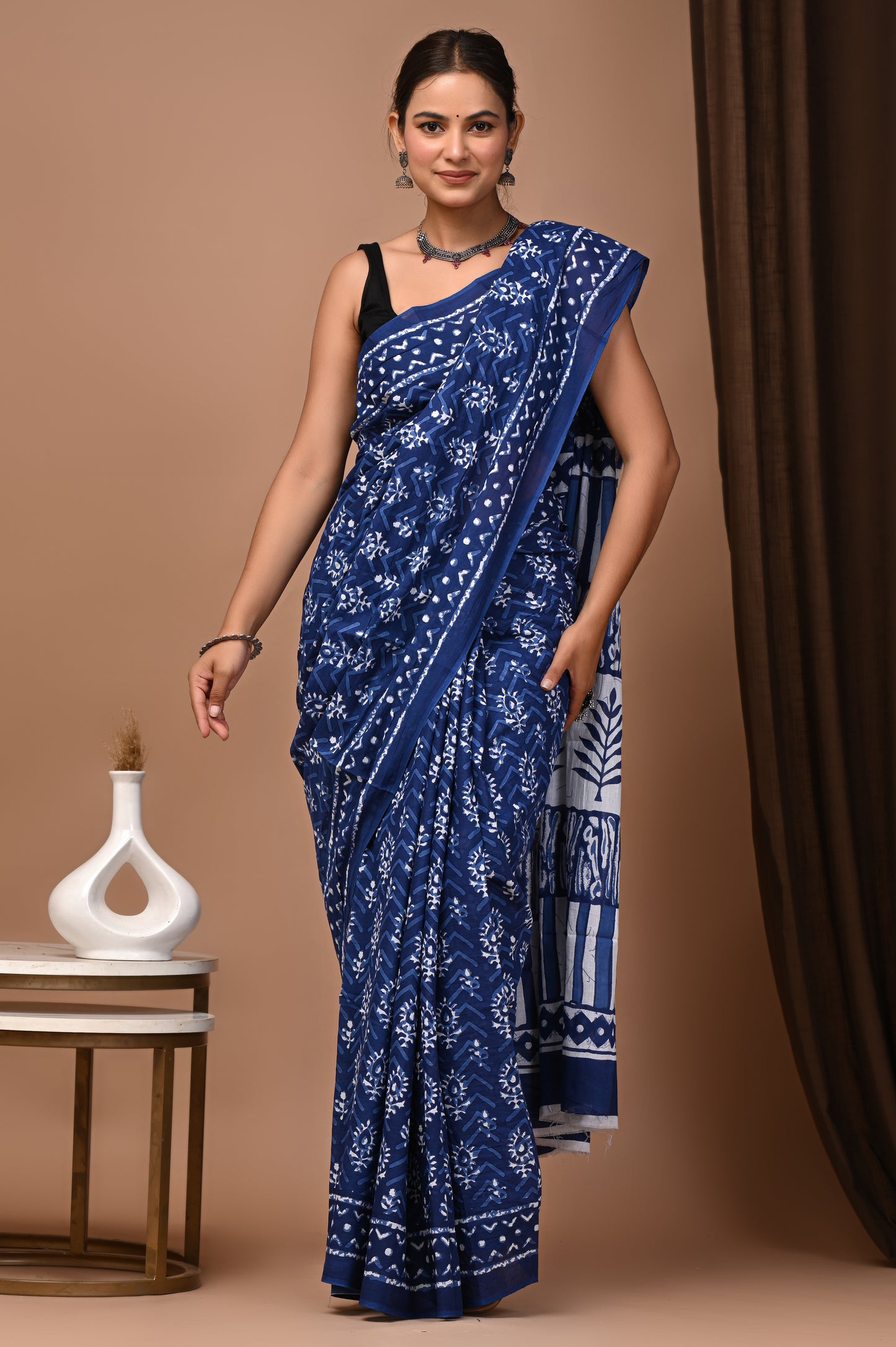 Navy Cotton Mulmul Booti Bloom Saree