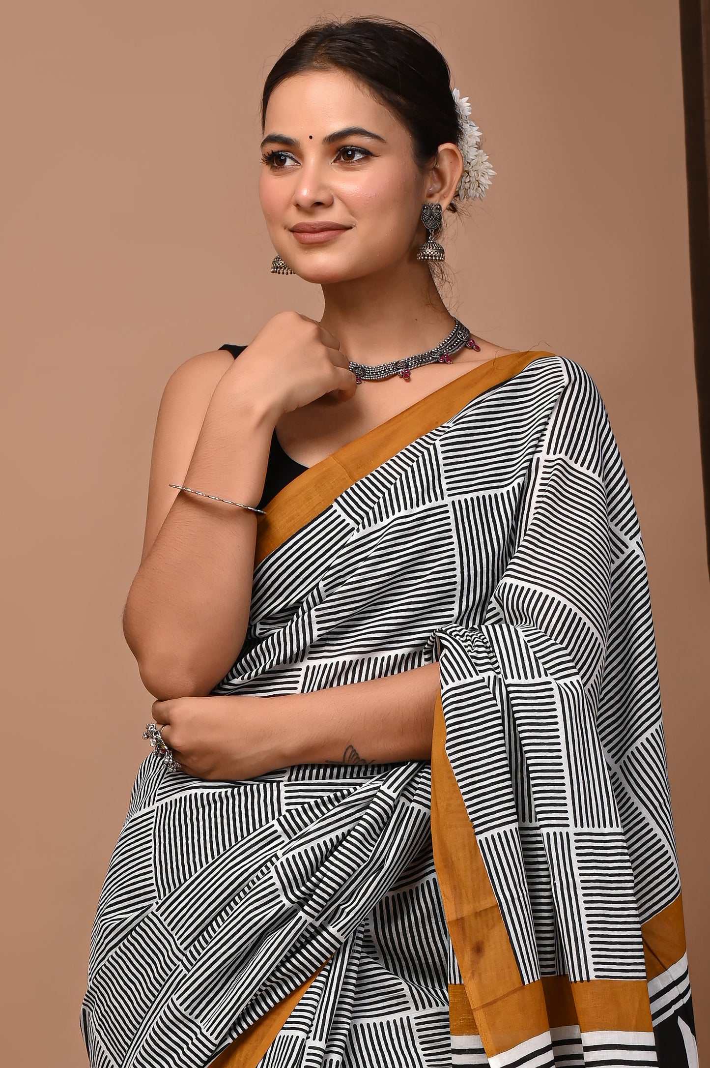 Ivory Cotton Mulmul Windowpane Stripe Saree
