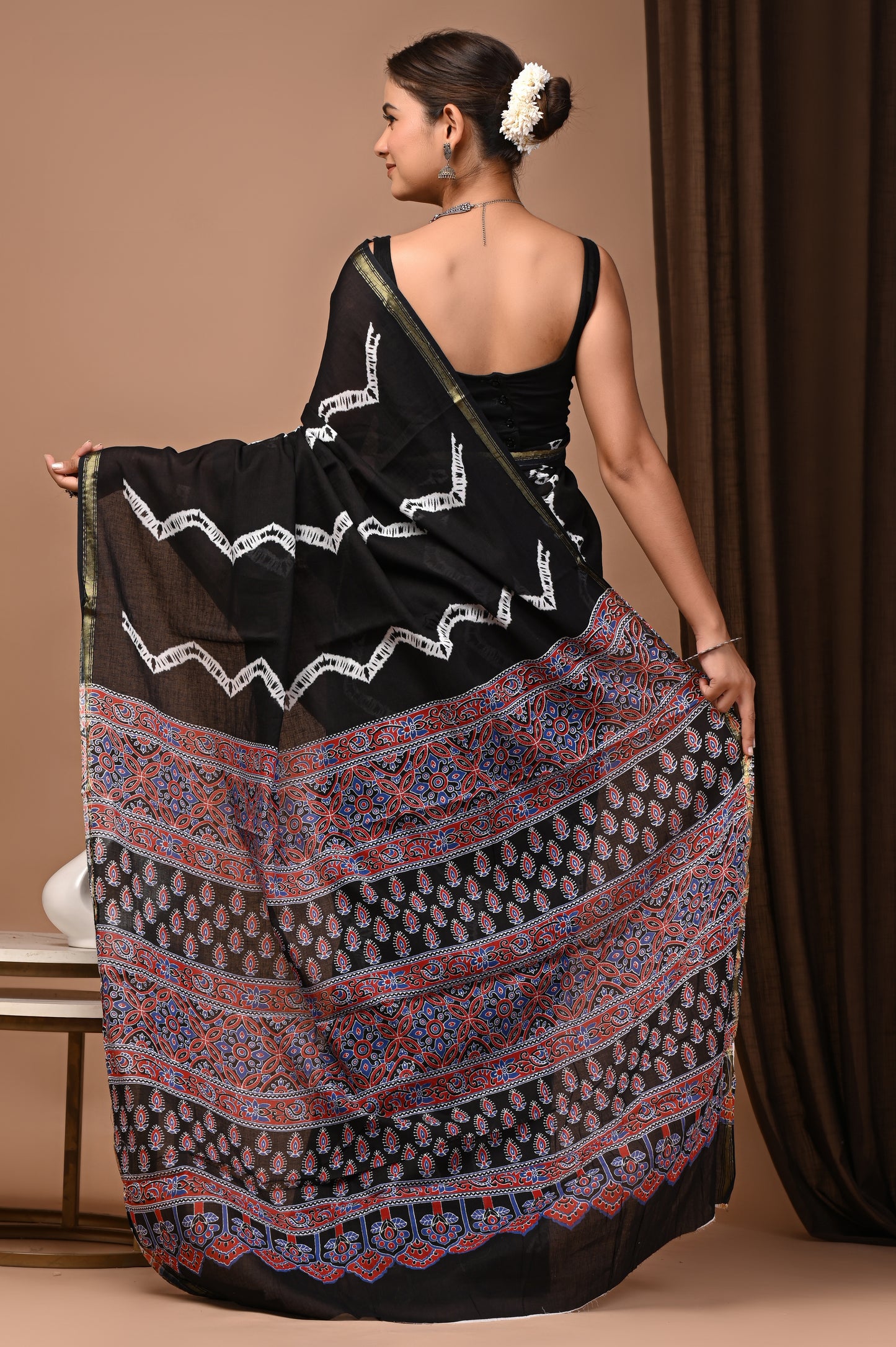 Zari Edit — Noir Shibori Zigzag