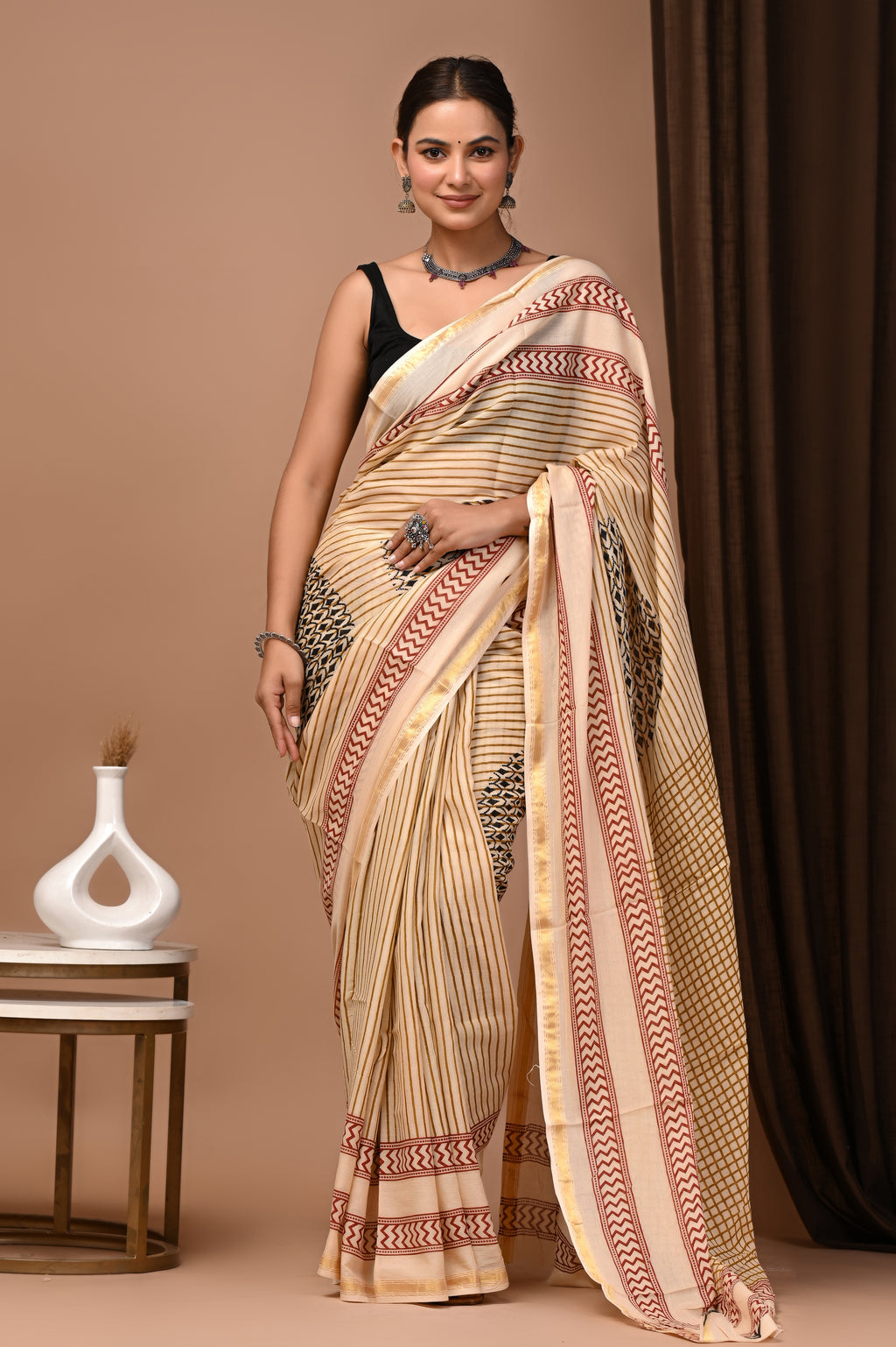 Zari Edit — Ivory Maroon Chevron