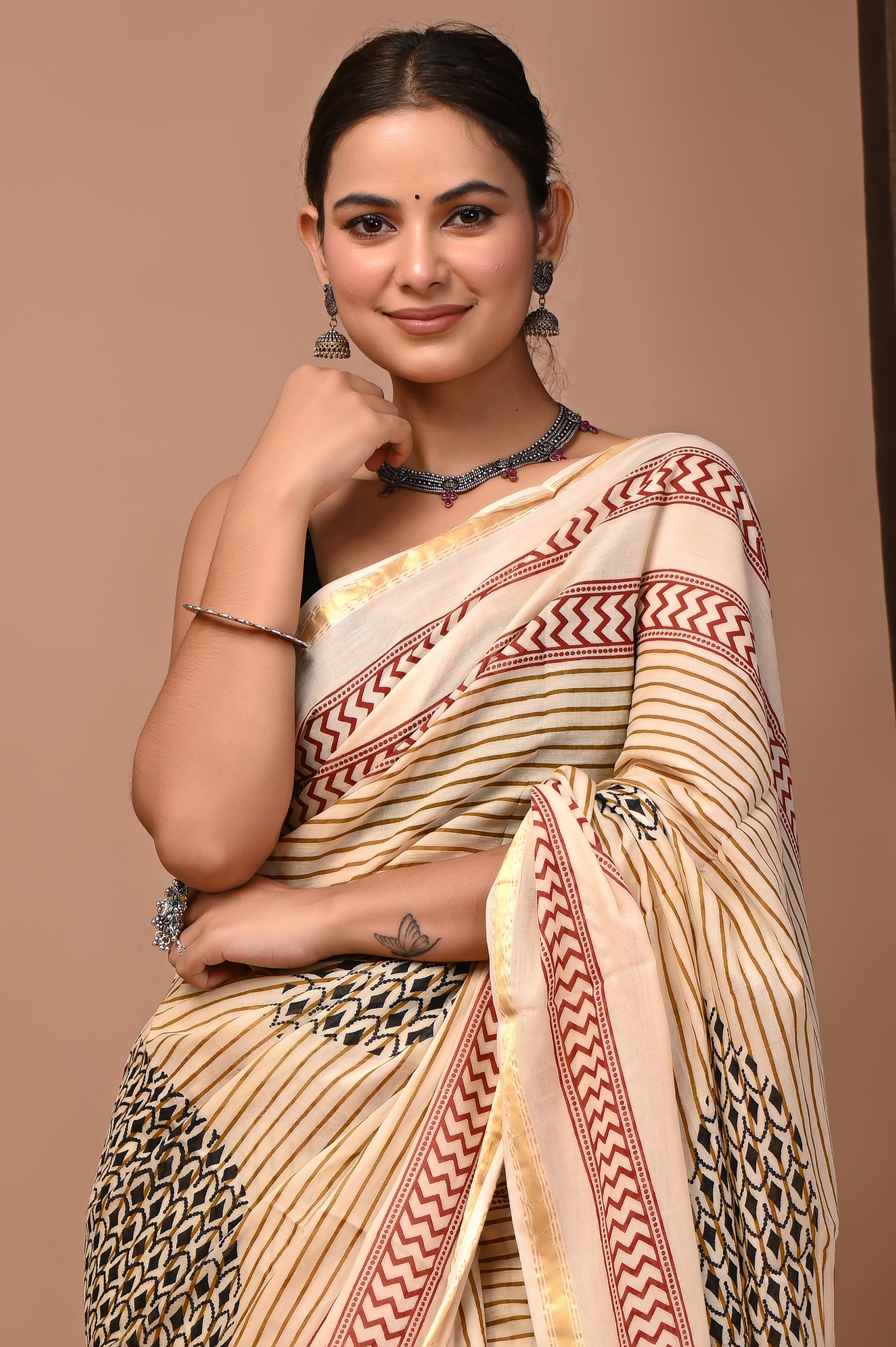 Zari Edit — Ivory Maroon Chevron