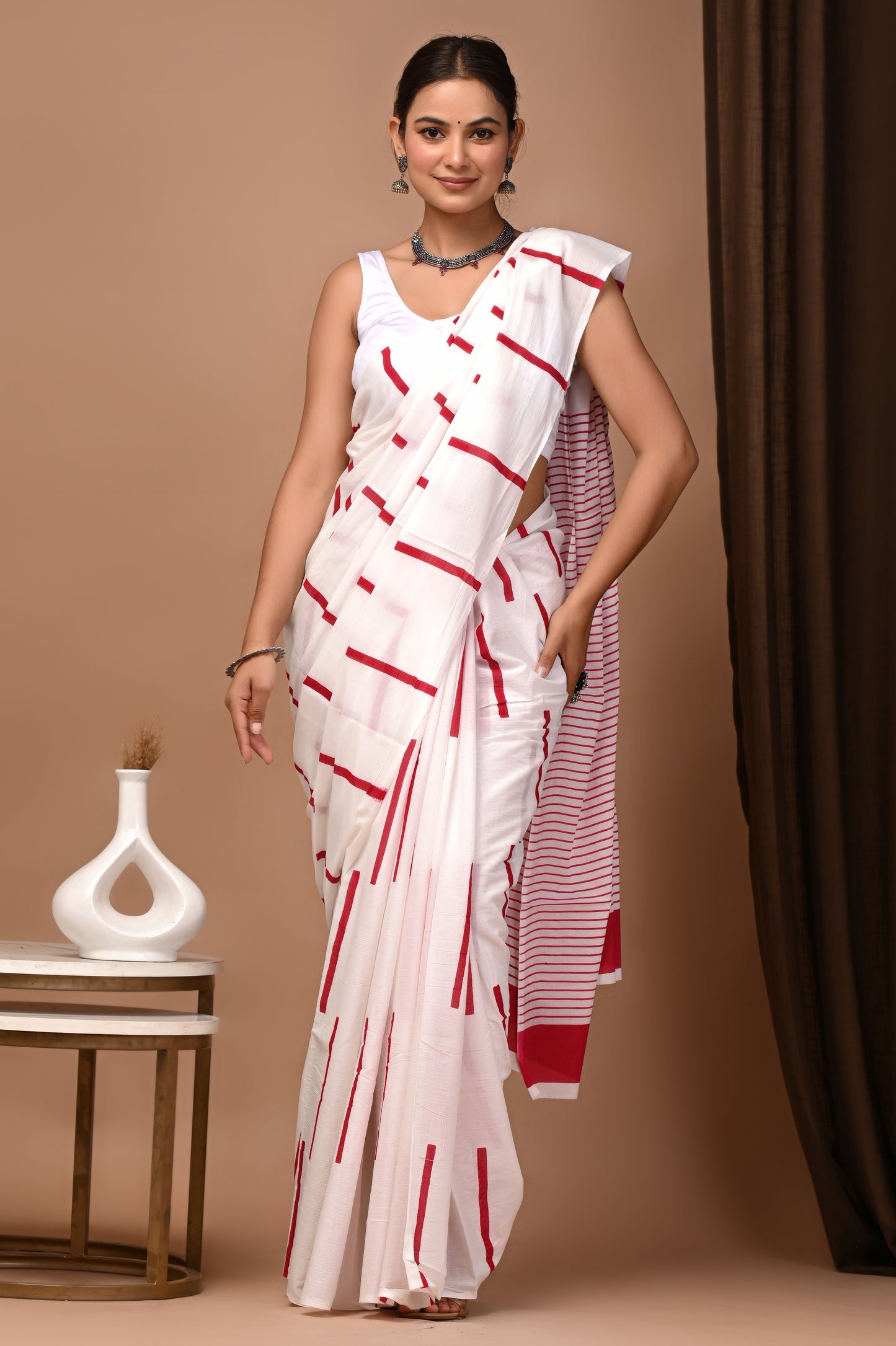 Ivory Pink Cotton Mulmul Dash Print Saree