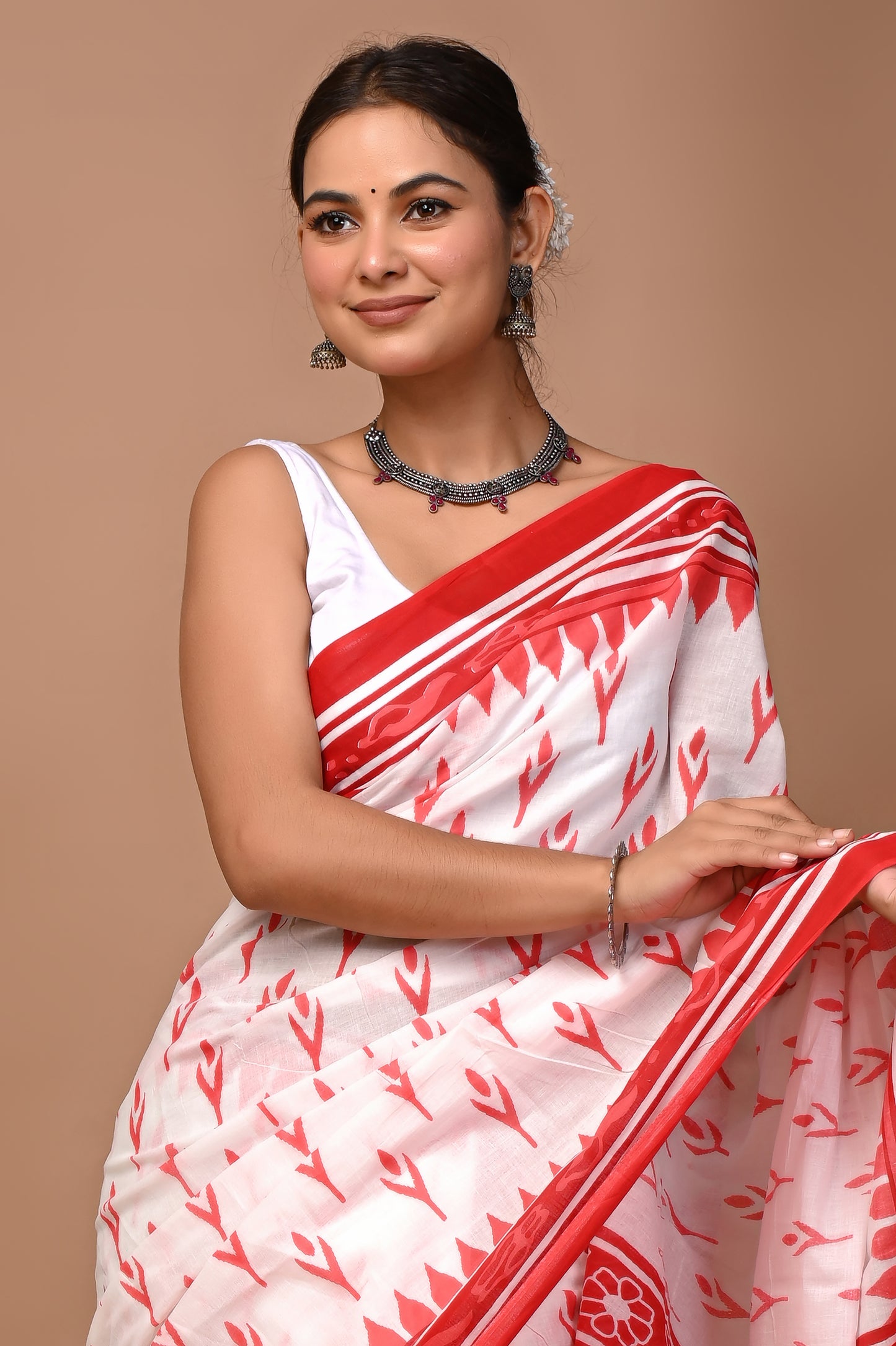 Ivory Red Cotton Mulmul Ikat Leaf Print Saree